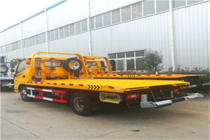 扎赉特旗附近拖车救援搭电